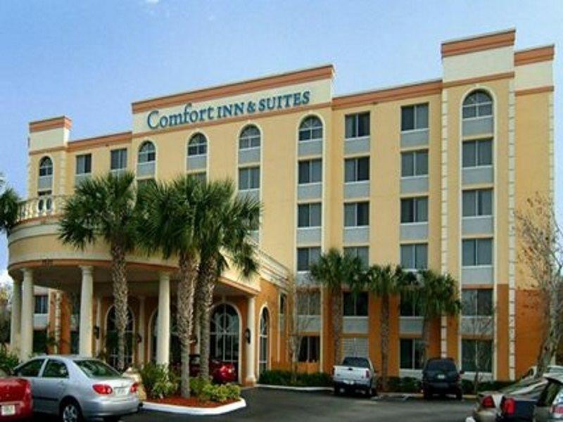 Comfort Inn & Suites Lakeland North I-4 Exterior photo