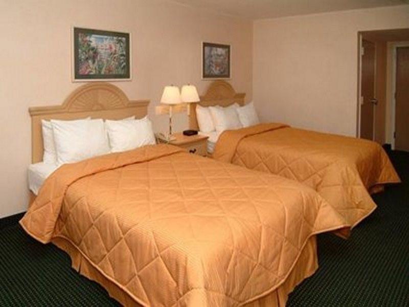 Comfort Inn & Suites Lakeland North I-4 Exterior photo