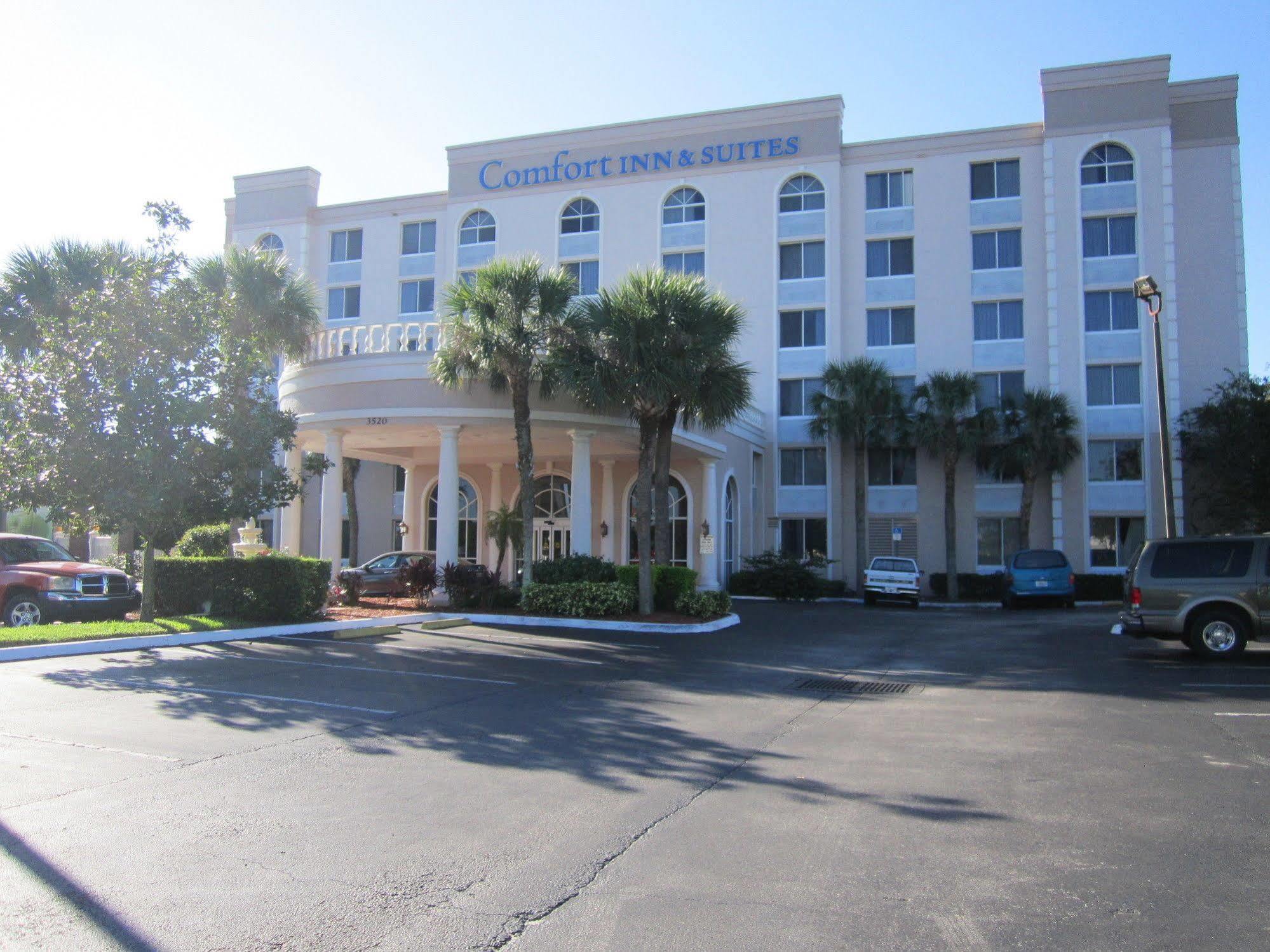 Comfort Inn & Suites Lakeland North I-4 Exterior photo